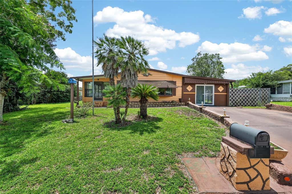 Photo of 6510 NE 2nd Place, Ocala, FL 34470 (MLS # OM727118)