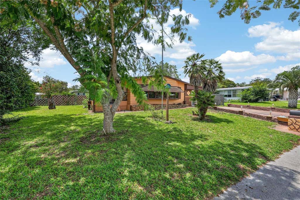 Photo of 6510 NE 2nd Place, Ocala, FL 34470 (MLS # OM727118)
