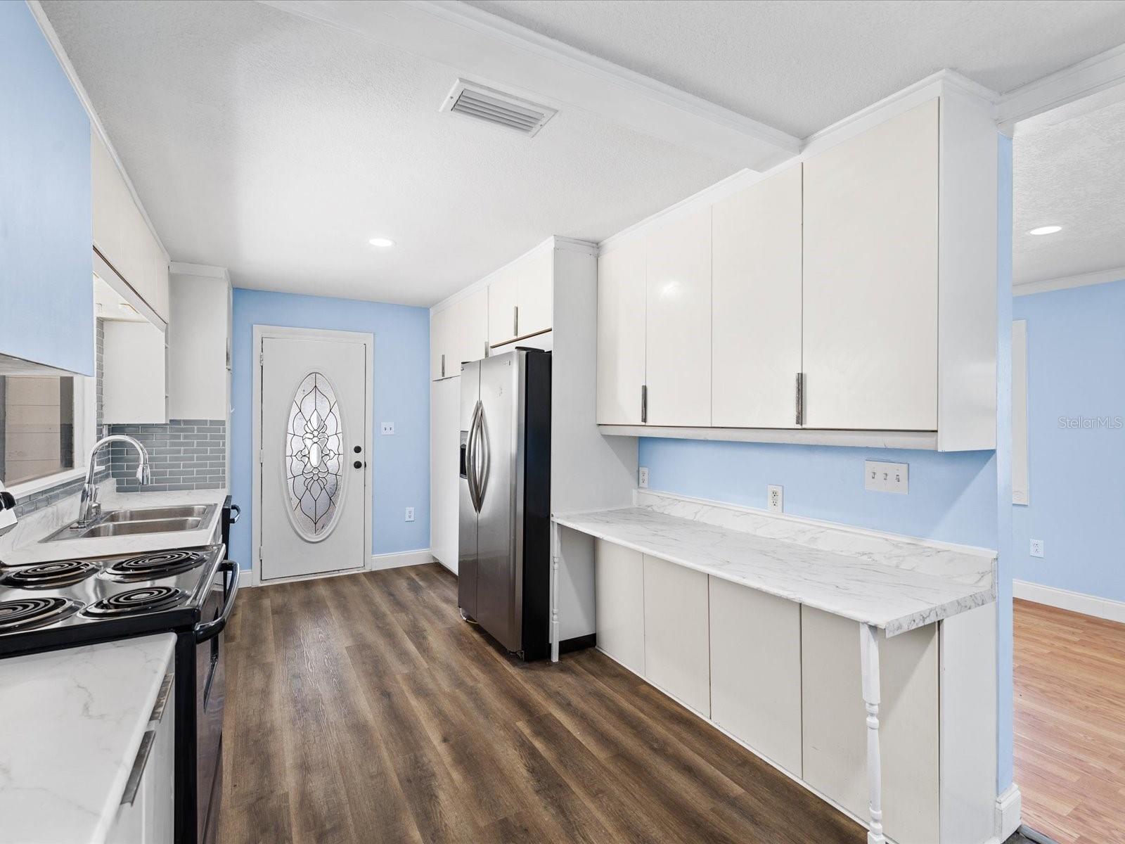 THONOTOSASSA WEST AREA - Residential