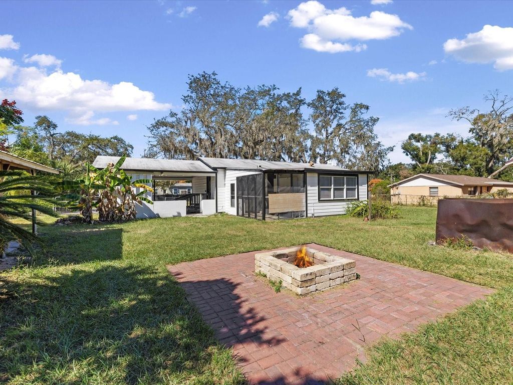 Photo of 10703 Williams Road, Thonotosassa, FL 33592 (MLS # TB8440352)
