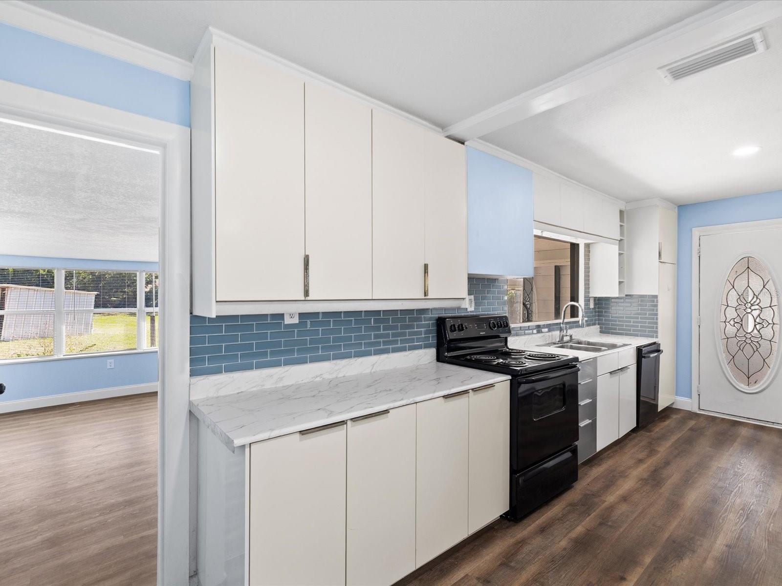 THONOTOSASSA WEST AREA - Residential