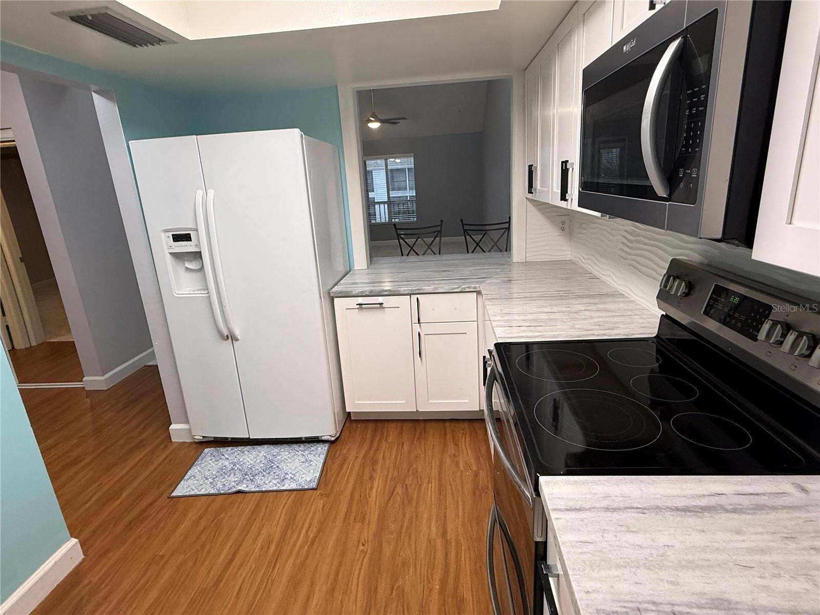 SAYBROOK MANOR - Residential