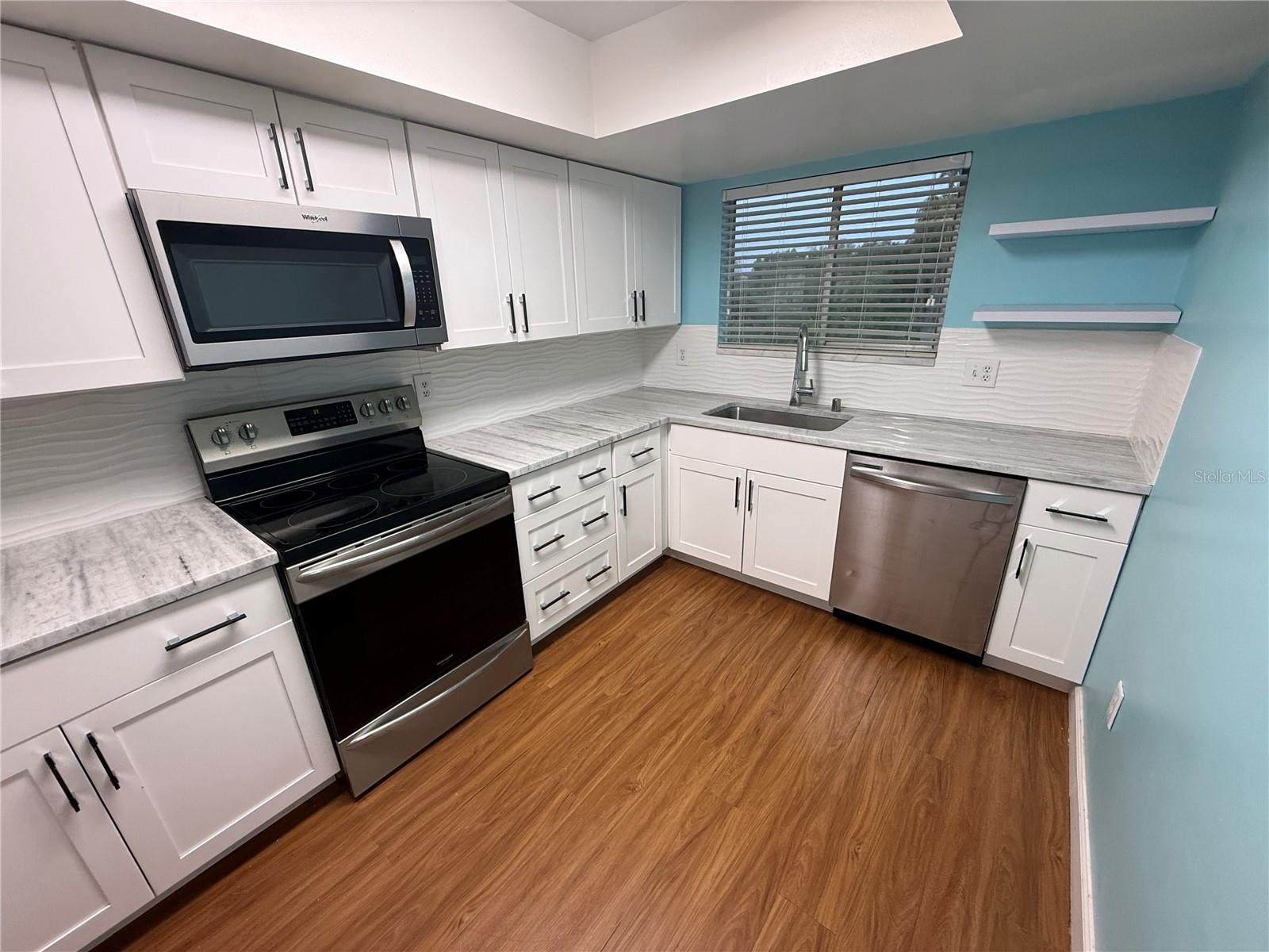 SAYBROOK MANOR - Residential