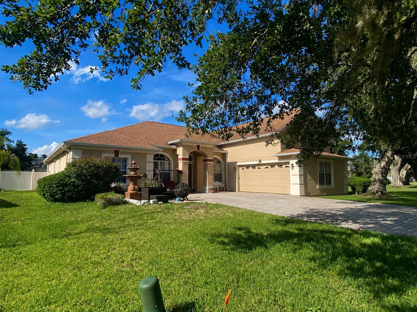 2901 RAMBLING OAKS WAY