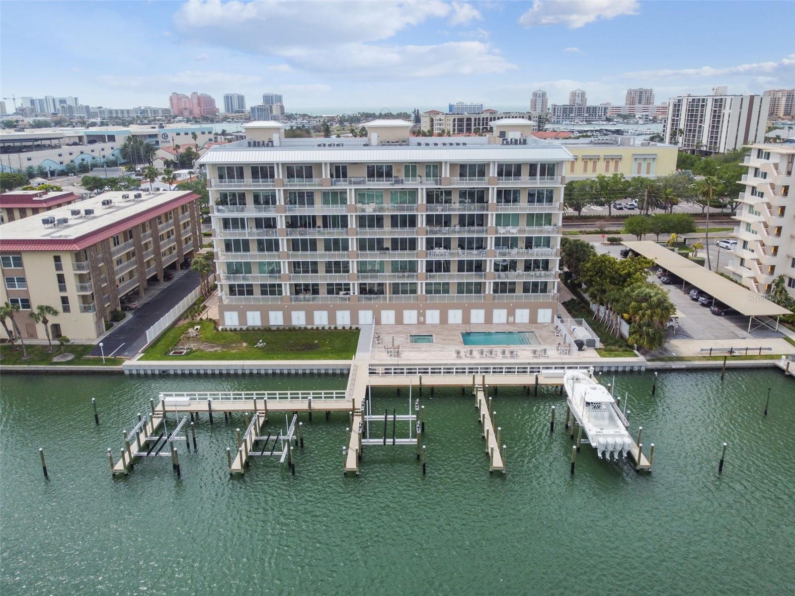 DOLPHIN HARBOUR CONDO - Residential