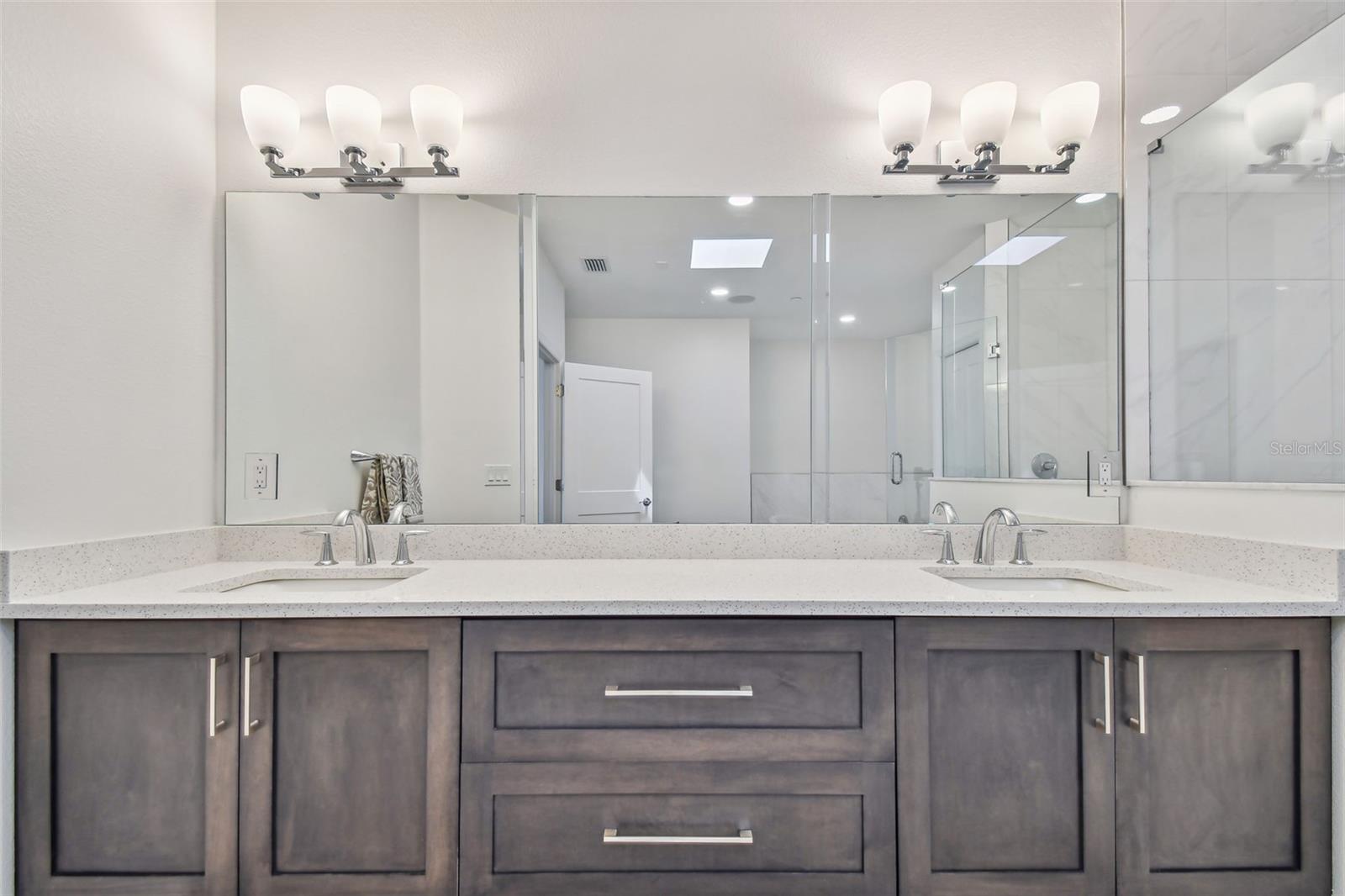 DOLPHIN HARBOUR CONDO - Residential