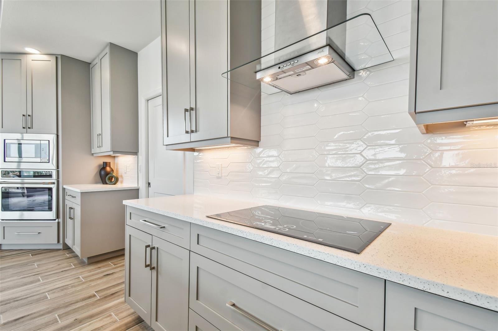 DOLPHIN HARBOUR CONDO - Residential