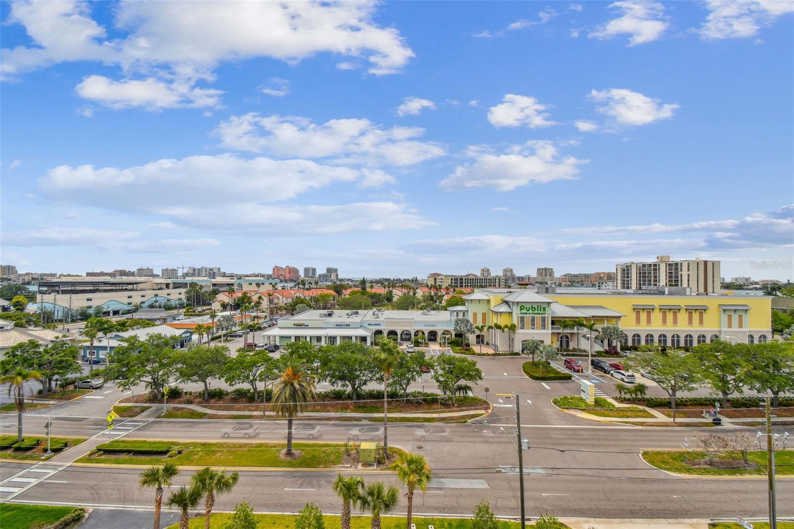 DOLPHIN HARBOUR CONDO - Residential