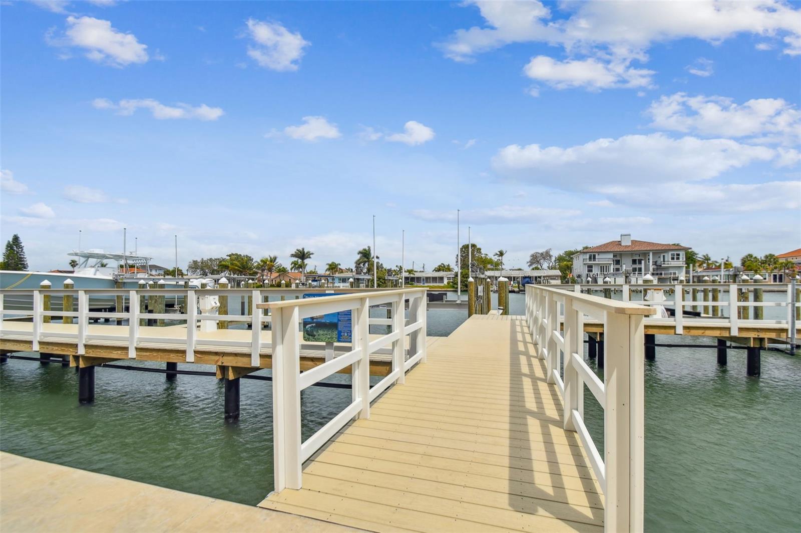 DOLPHIN HARBOUR CONDO - Residential