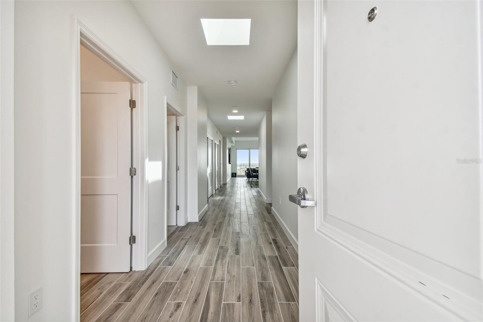 DOLPHIN HARBOUR CONDO - Residential