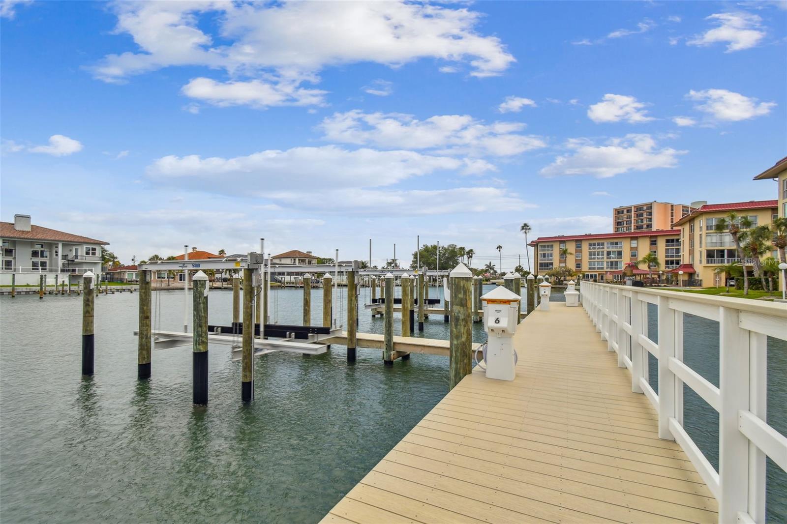 DOLPHIN HARBOUR CONDO - Residential