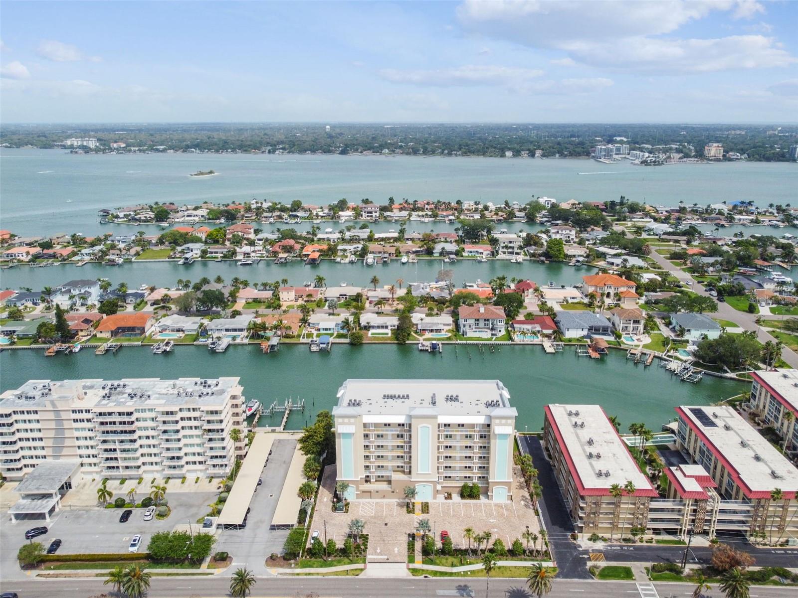 DOLPHIN HARBOUR CONDO - Residential