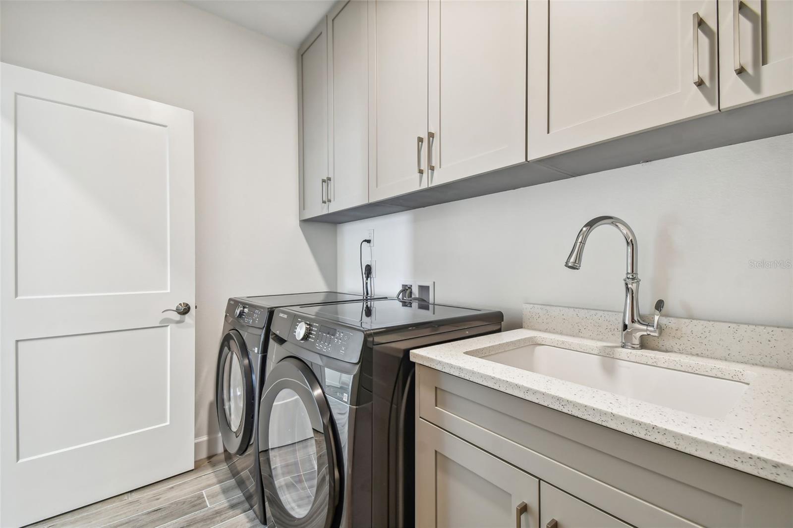 DOLPHIN HARBOUR CONDO - Residential