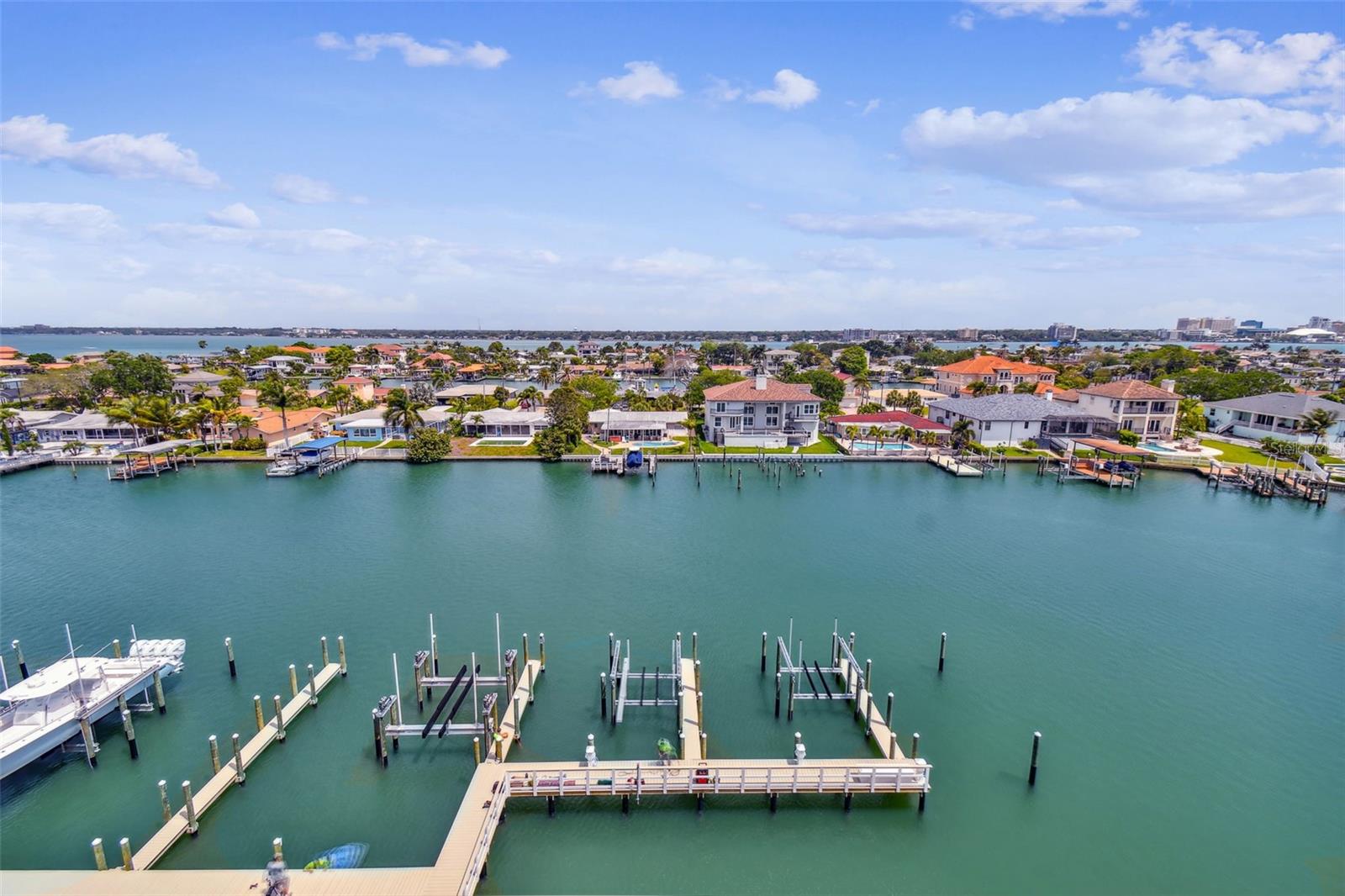 DOLPHIN HARBOUR CONDO - Residential