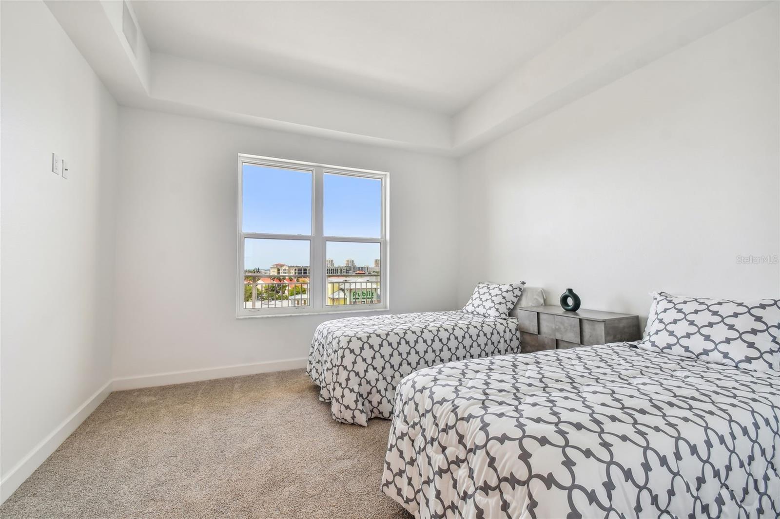 DOLPHIN HARBOUR CONDO - Residential