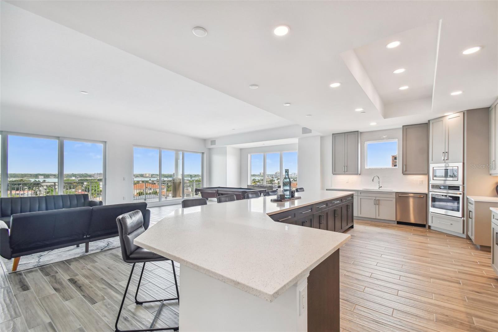 DOLPHIN HARBOUR CONDO - Residential