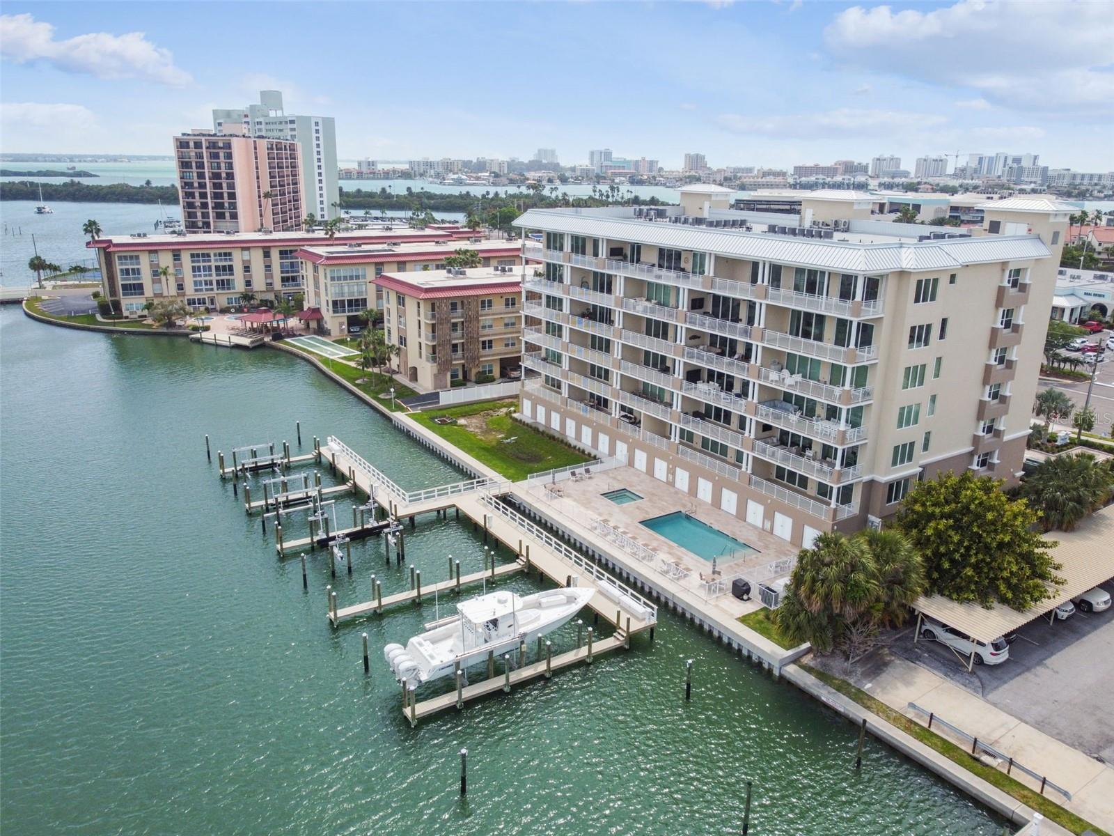 DOLPHIN HARBOUR CONDO - Residential