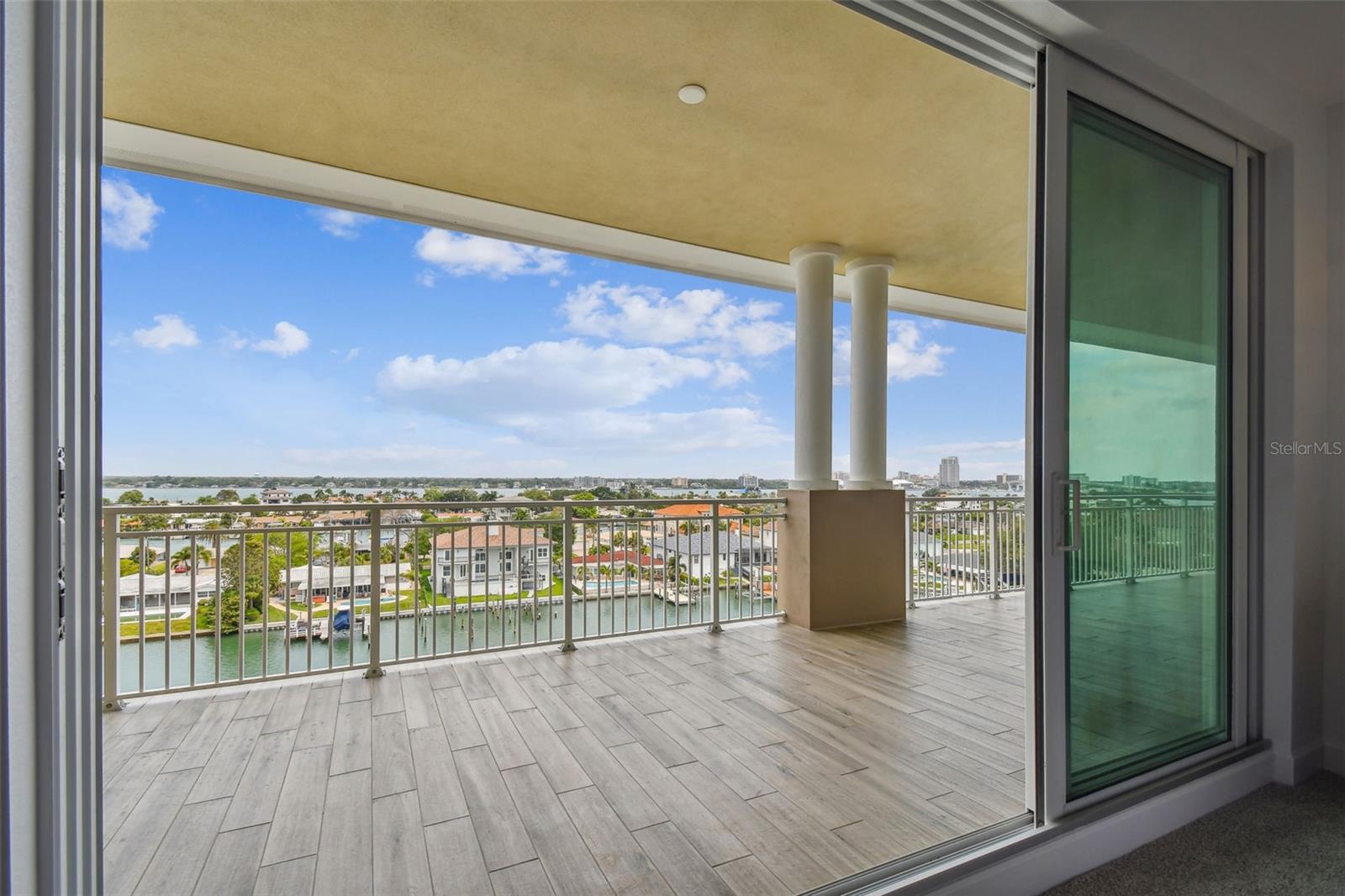 DOLPHIN HARBOUR CONDO - Residential