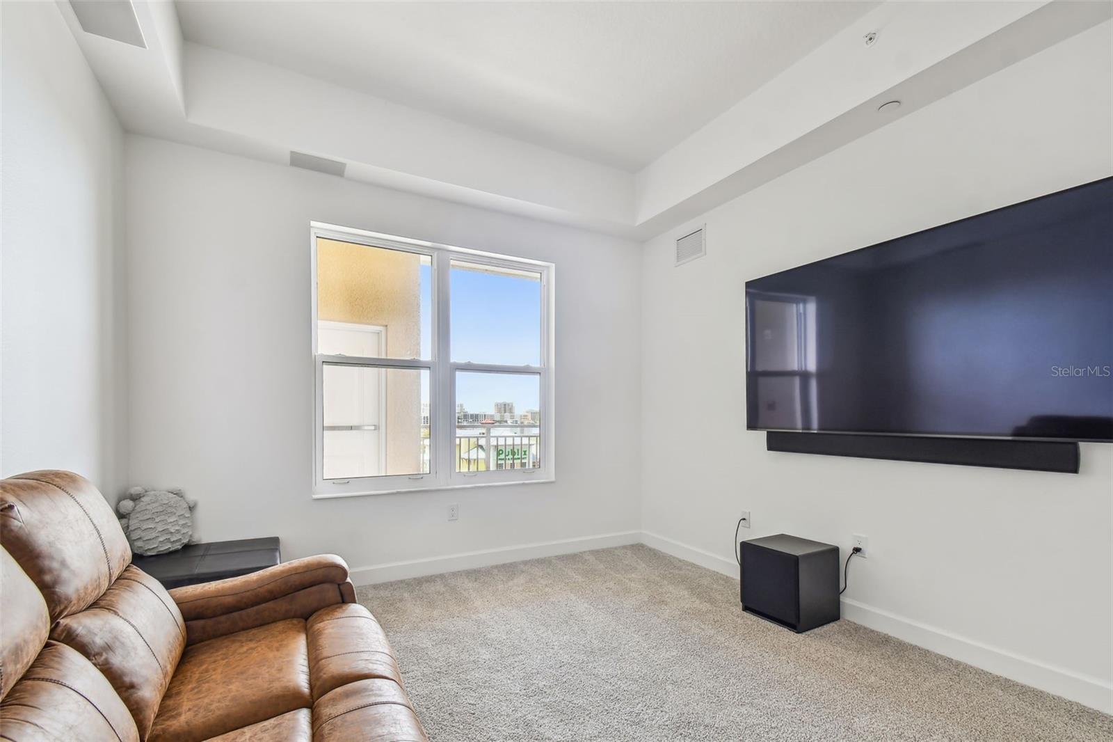 DOLPHIN HARBOUR CONDO - Residential