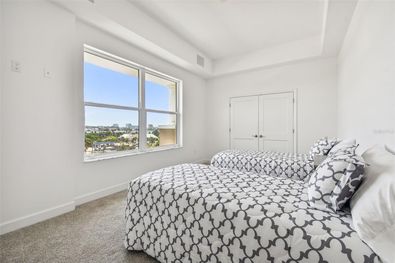 DOLPHIN HARBOUR CONDO - Residential