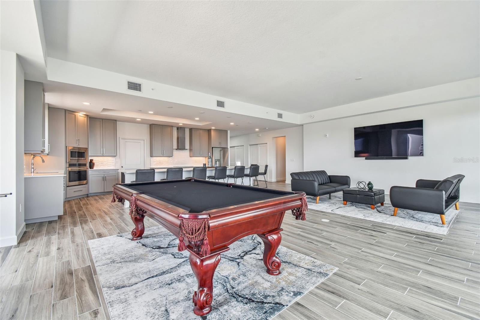 DOLPHIN HARBOUR CONDO - Residential