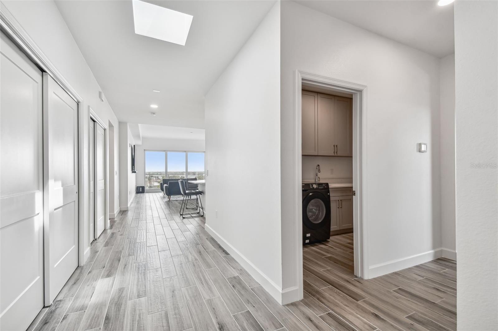 DOLPHIN HARBOUR CONDO - Residential