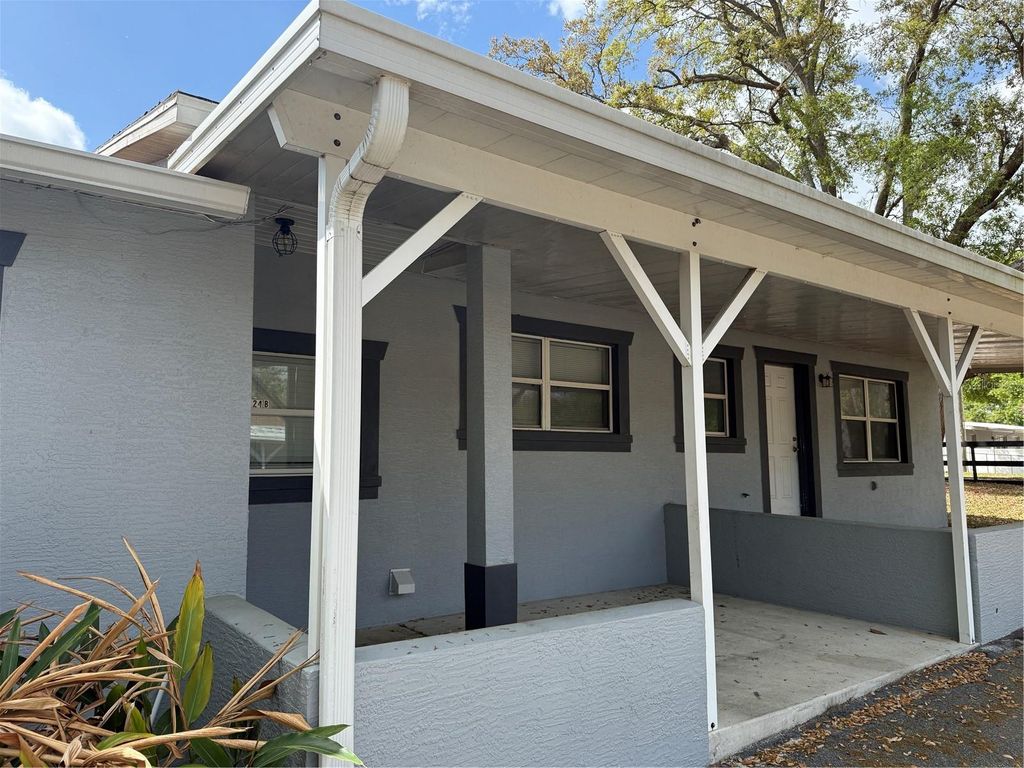 Photo of 824 S Lone Oak Drive #b, Leesburg, FL 34748 (MLS # G5109507)