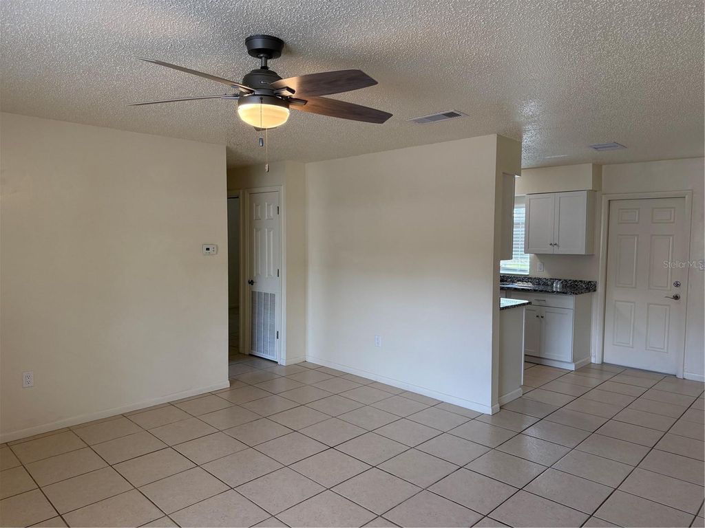 Photo of 824 S Lone Oak Drive #b, Leesburg, FL 34748 (MLS # G5109507)