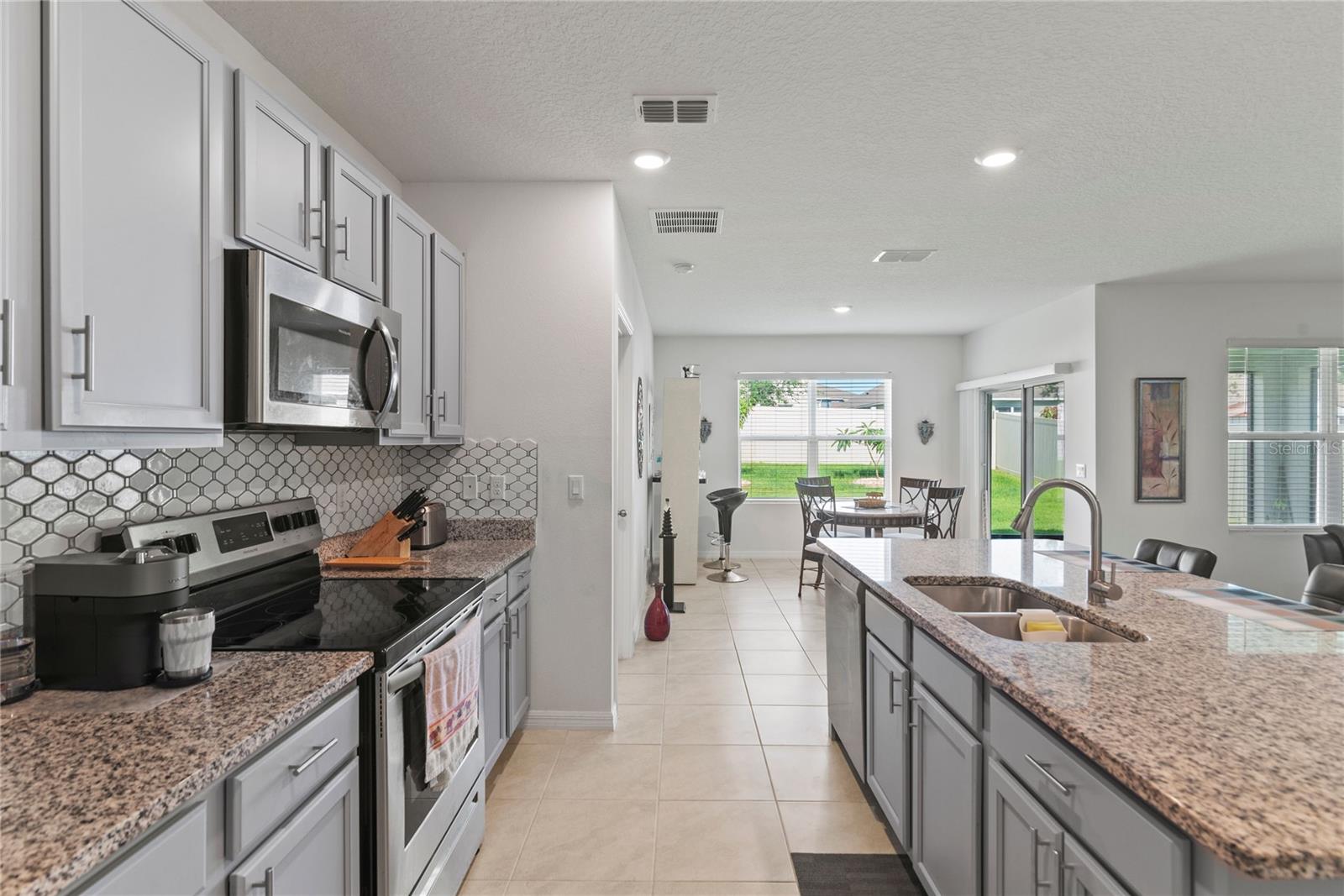 HOLLY ESTATES PHASE 1 - Residential