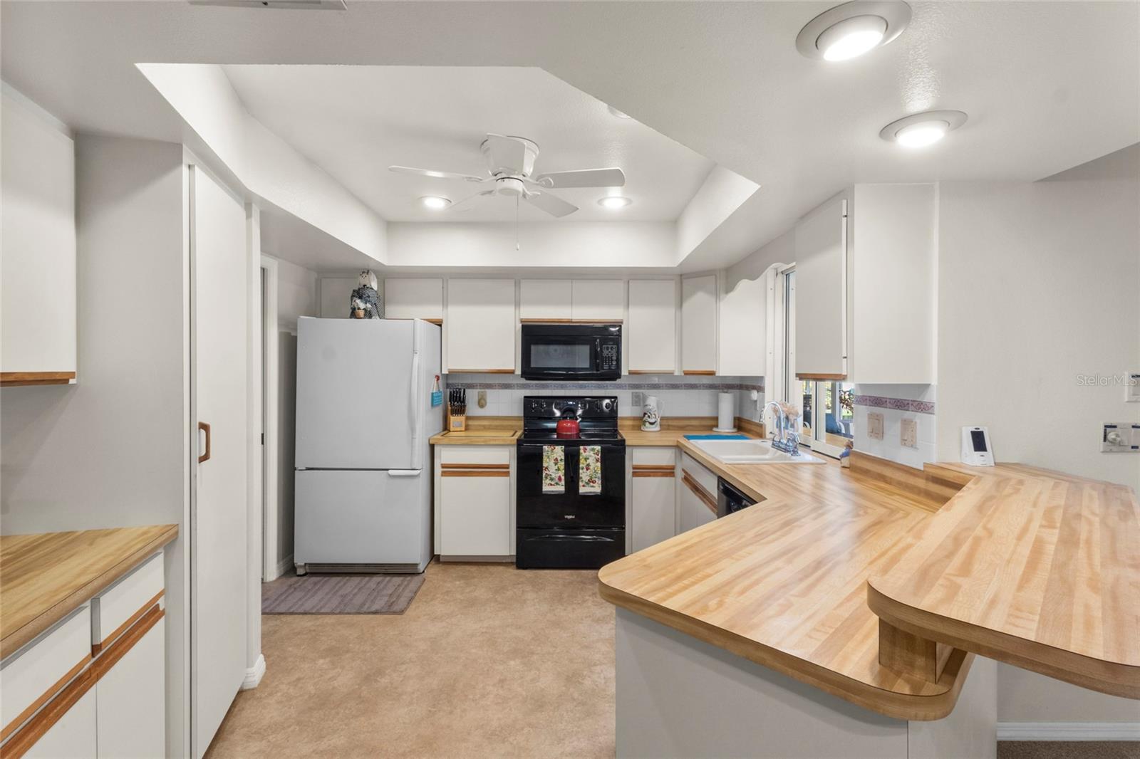 JACARANDA COUNTRY CLUB WEST VILLAGE - Residential