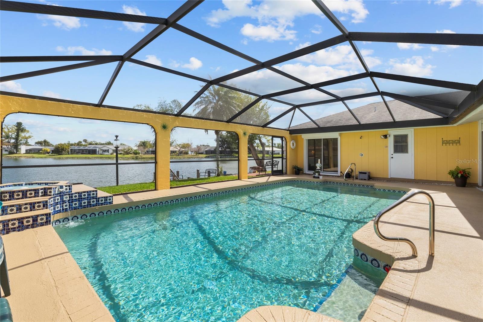 JACARANDA COUNTRY CLUB WEST VILLAGE - Residential