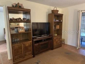 BAYSHORE ON THE LAKE APTS III SEC1 - Residential Lease