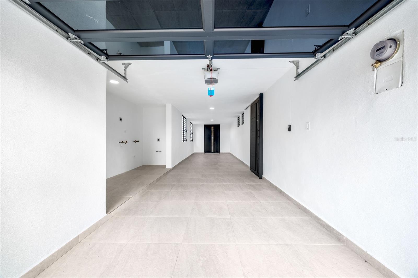 LEVITTOWN LAKES - Residential