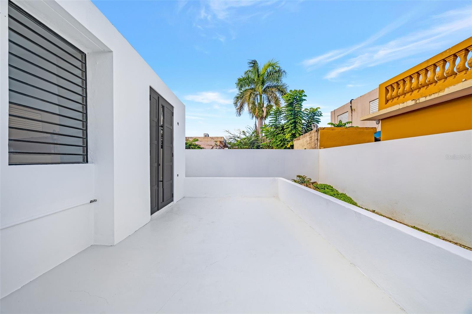 LEVITTOWN LAKES - Residential