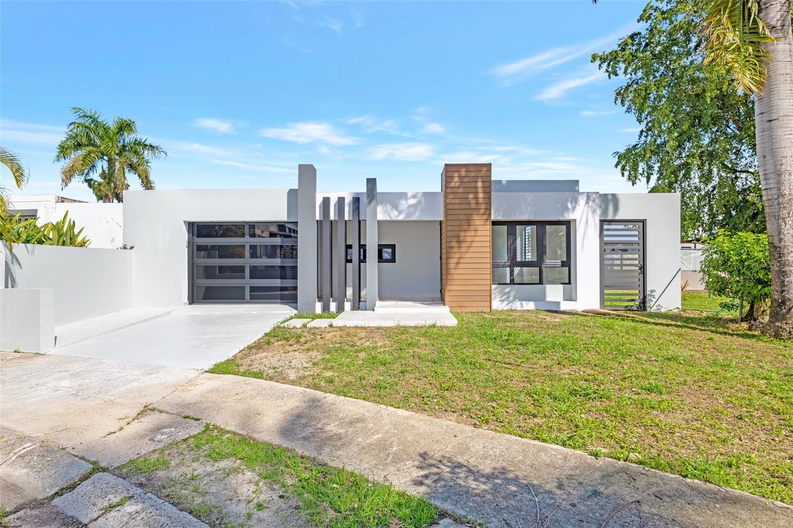 LEVITTOWN LAKES - Residential