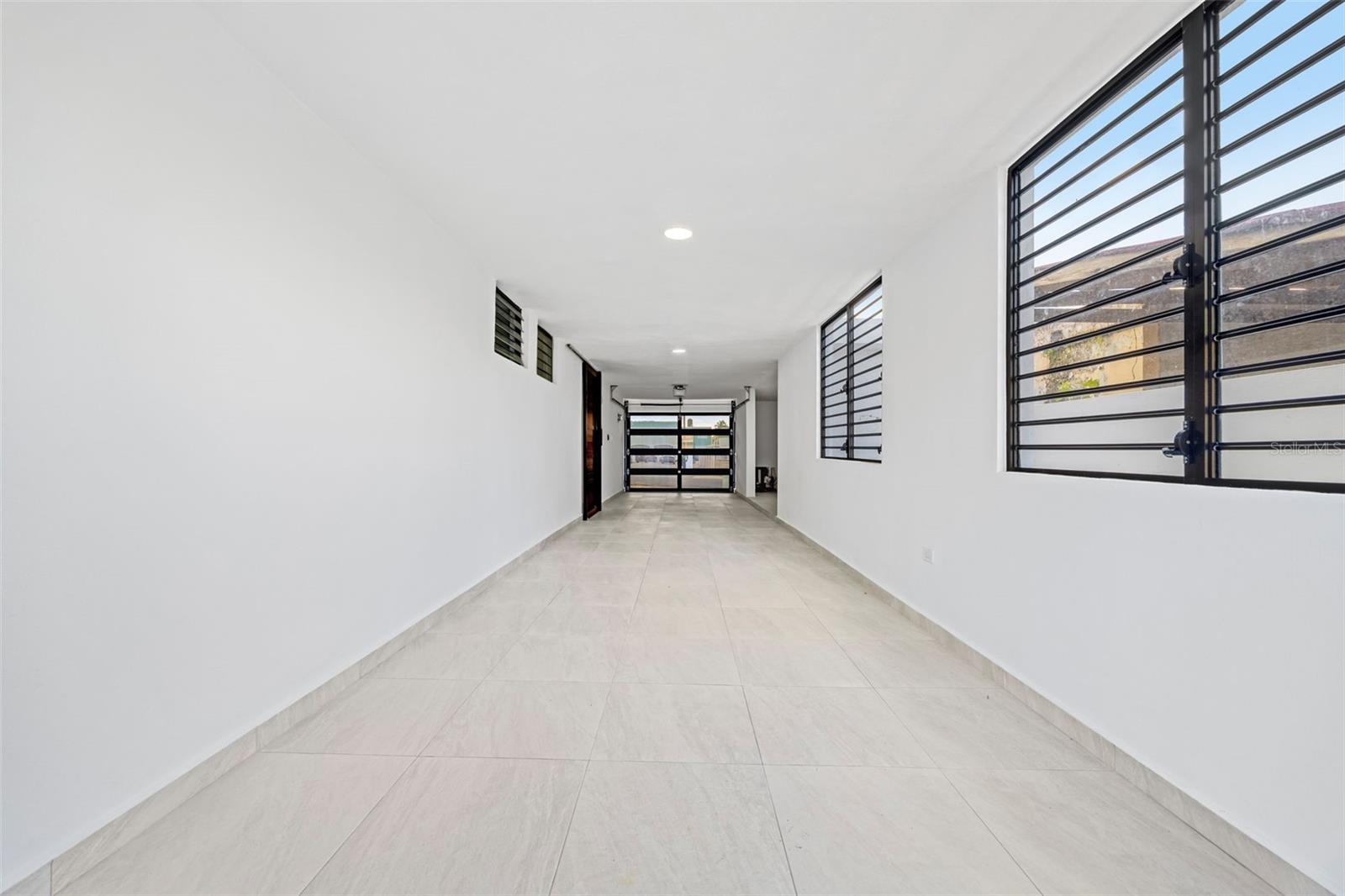 LEVITTOWN LAKES - Residential