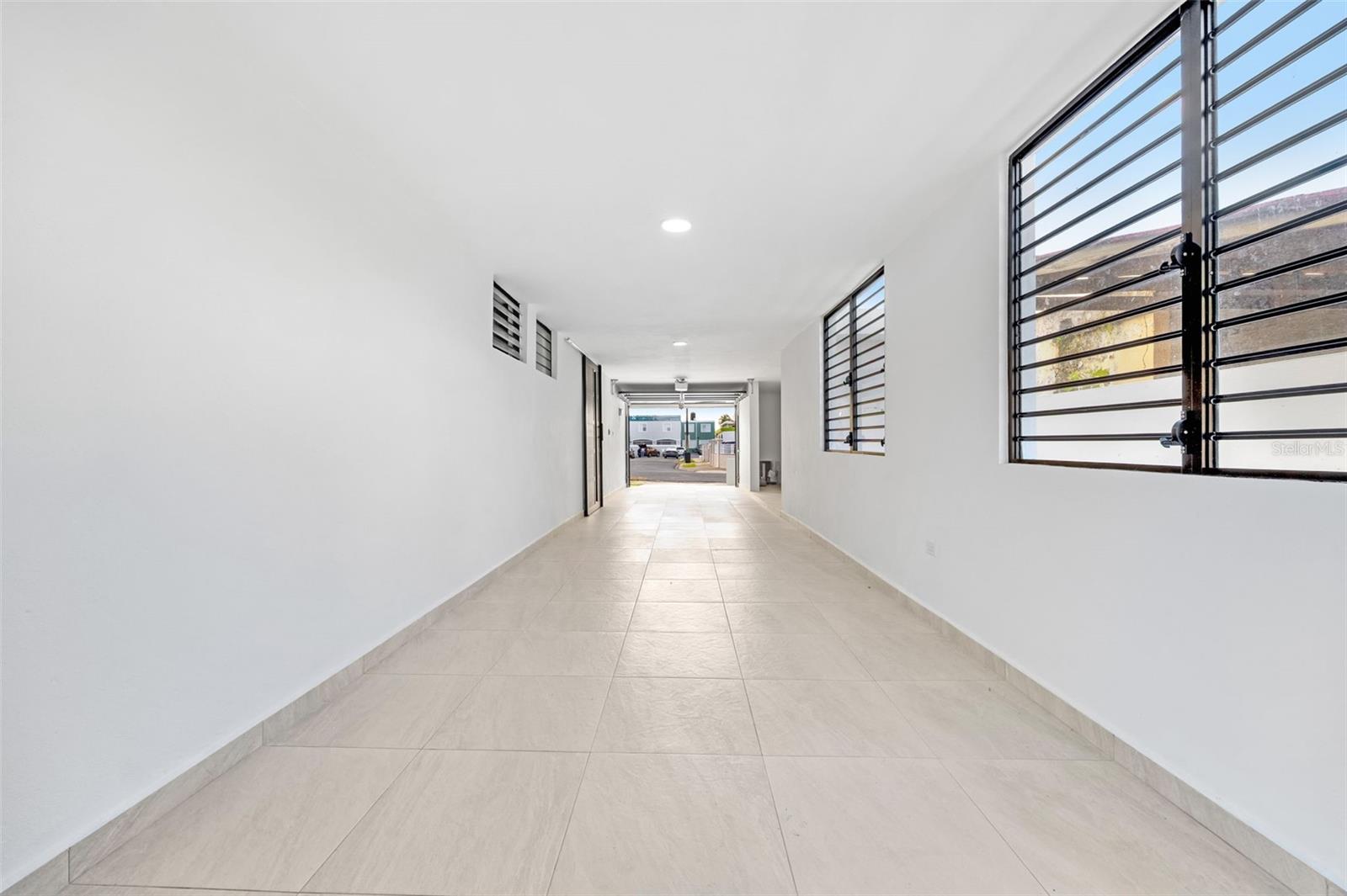 LEVITTOWN LAKES - Residential