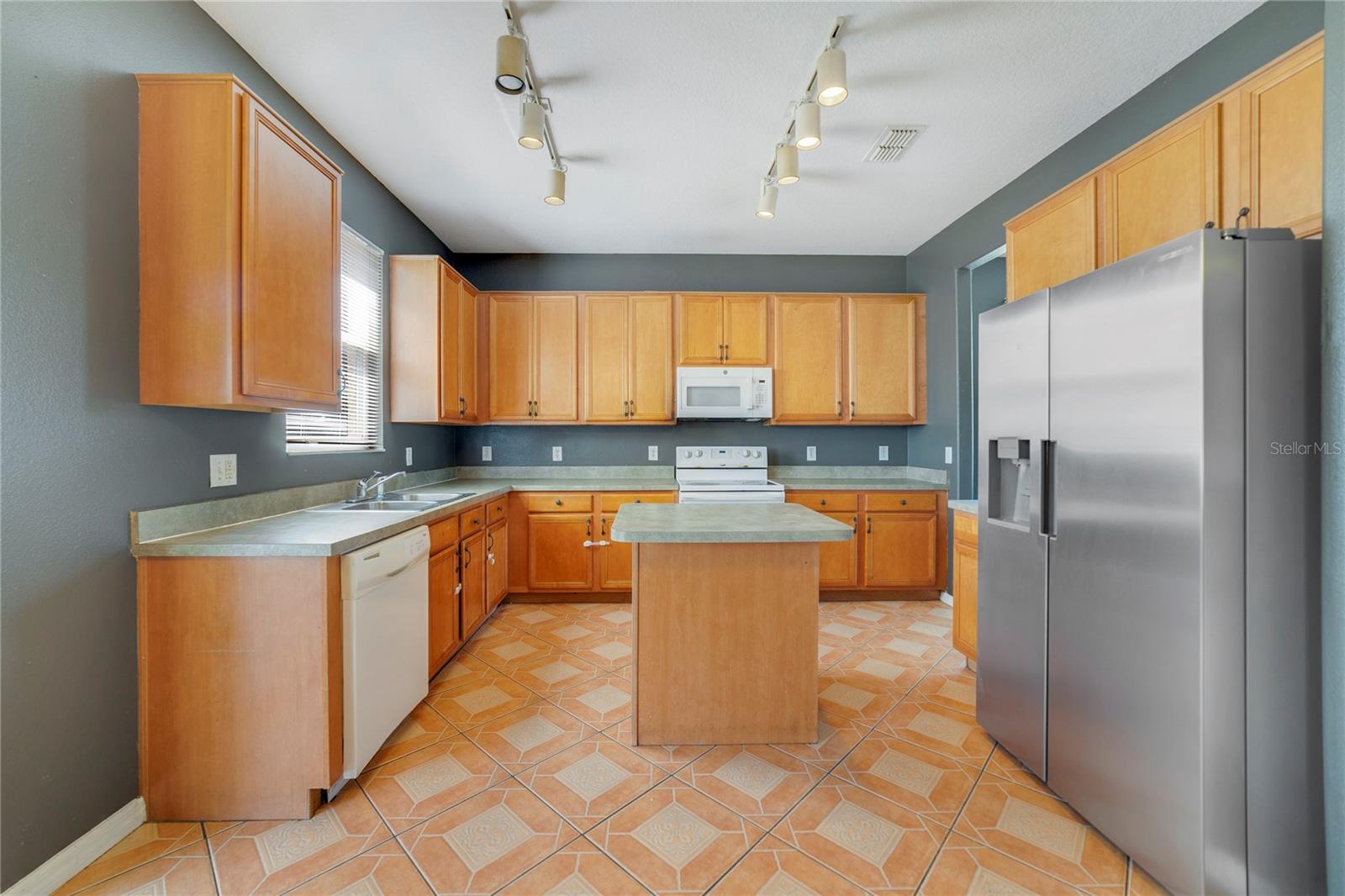 3222 EAGLE CREEK LANE