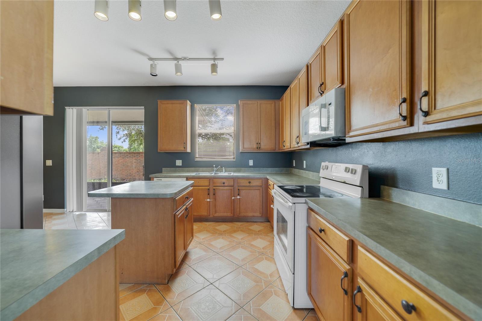 3222 EAGLE CREEK LANE
