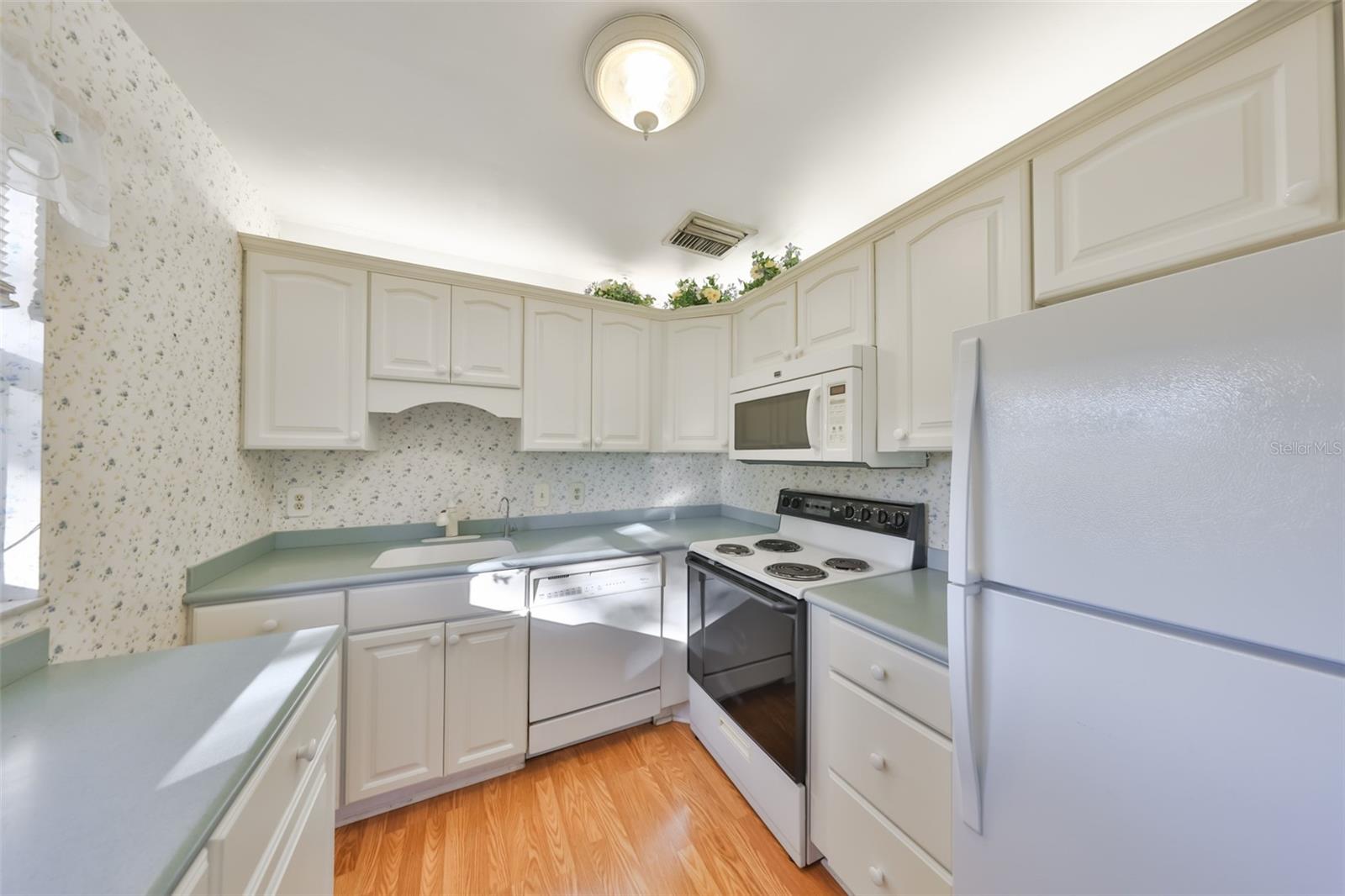 CAMBRIDGE H CONDO - Residential