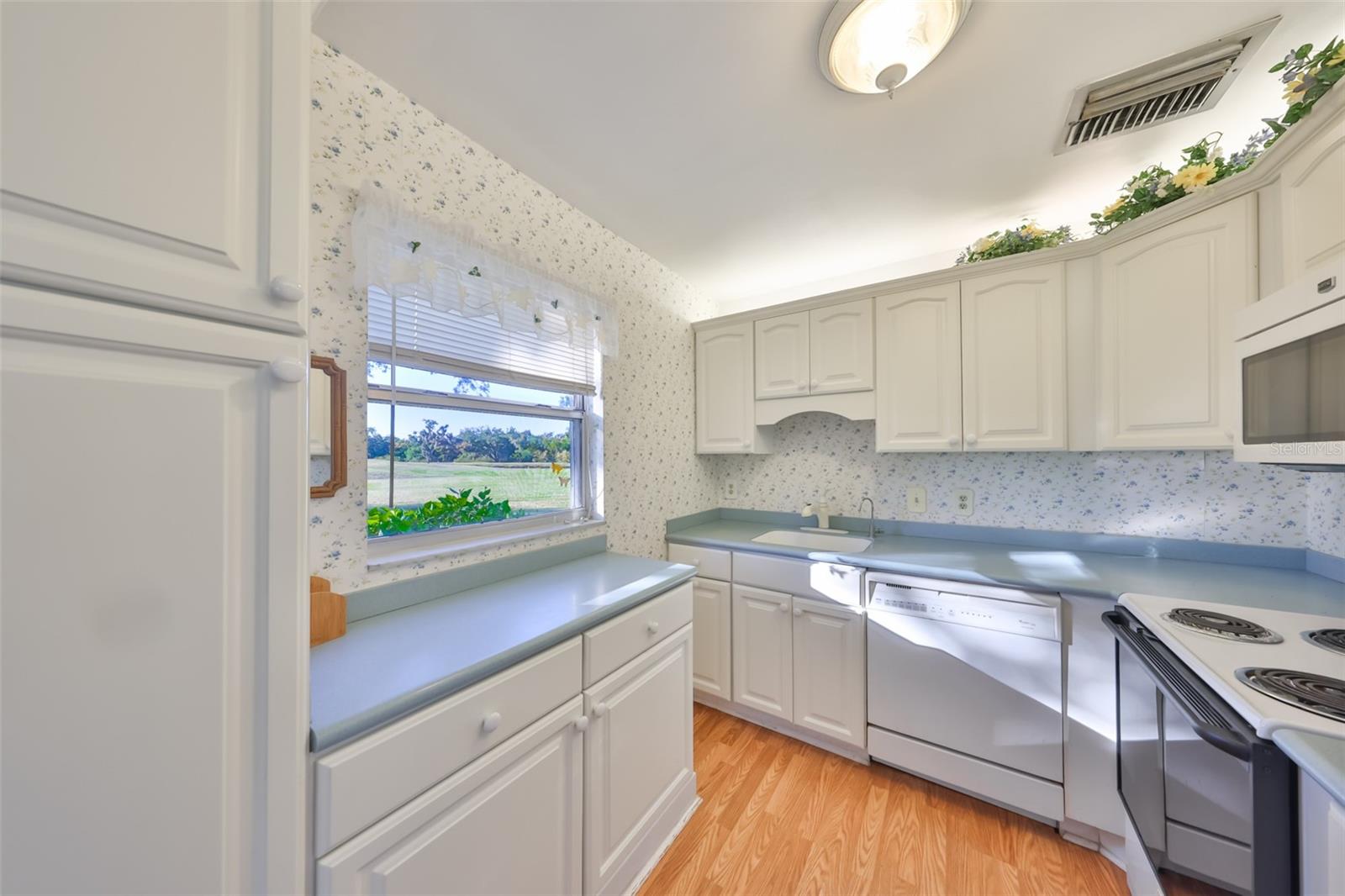 CAMBRIDGE H CONDO - Residential