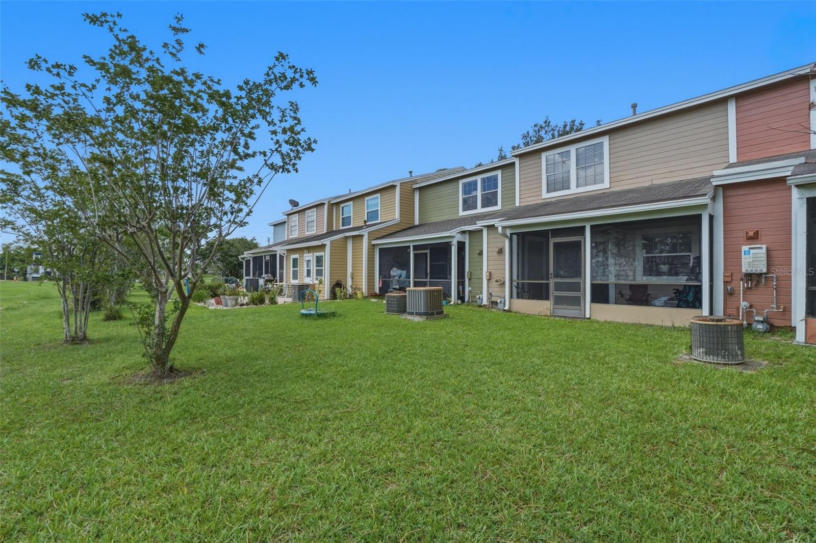 WHISPER LAKES - Residential