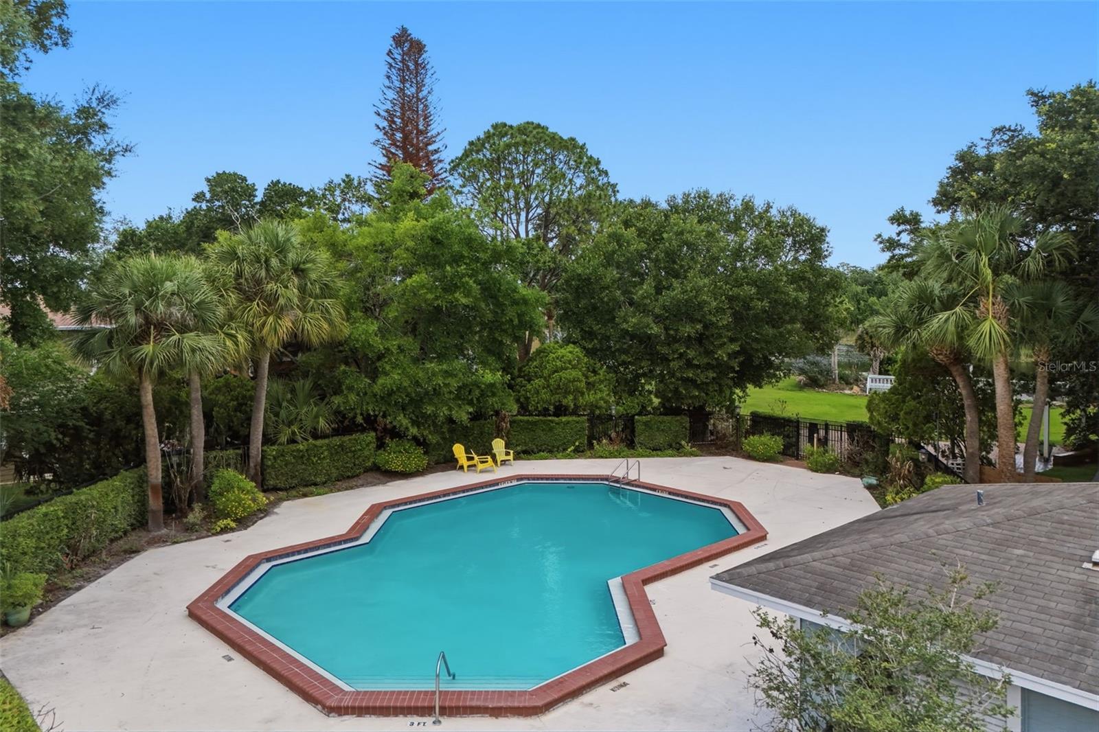 WHISPER LAKES - Residential