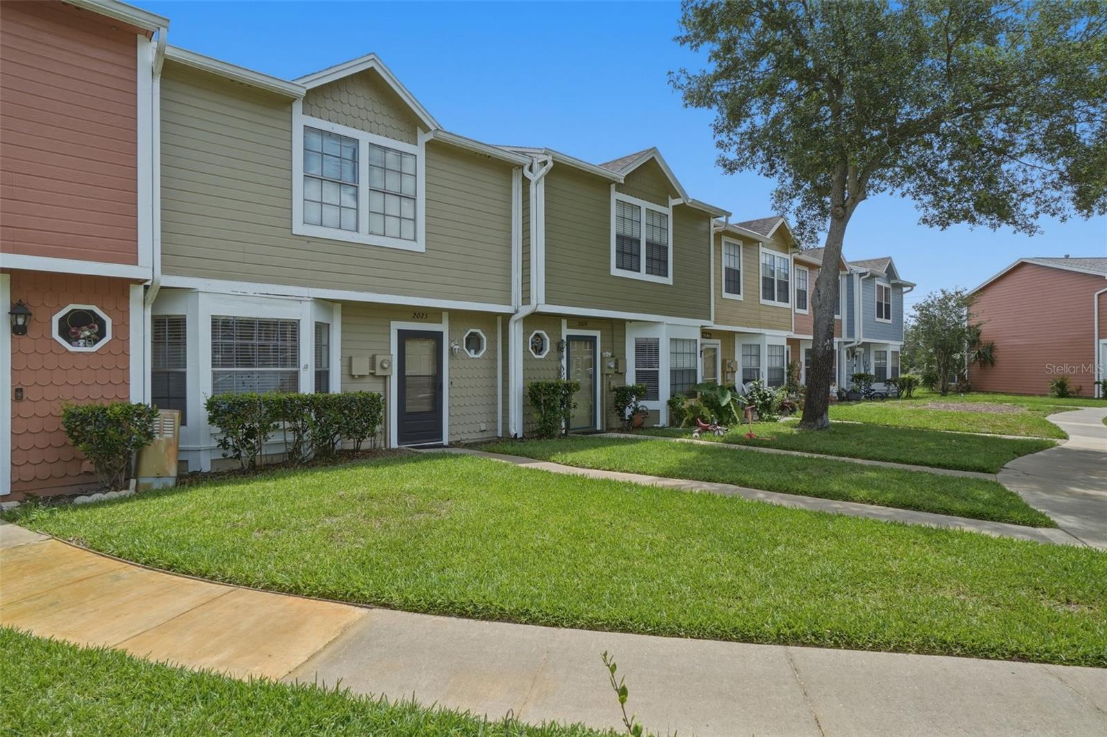 WHISPER LAKES - Residential