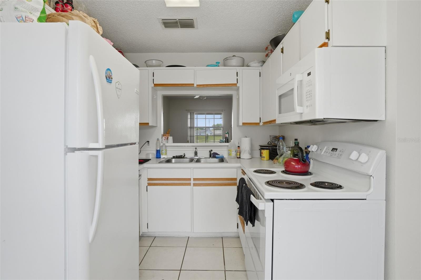WHISPER LAKES - Residential