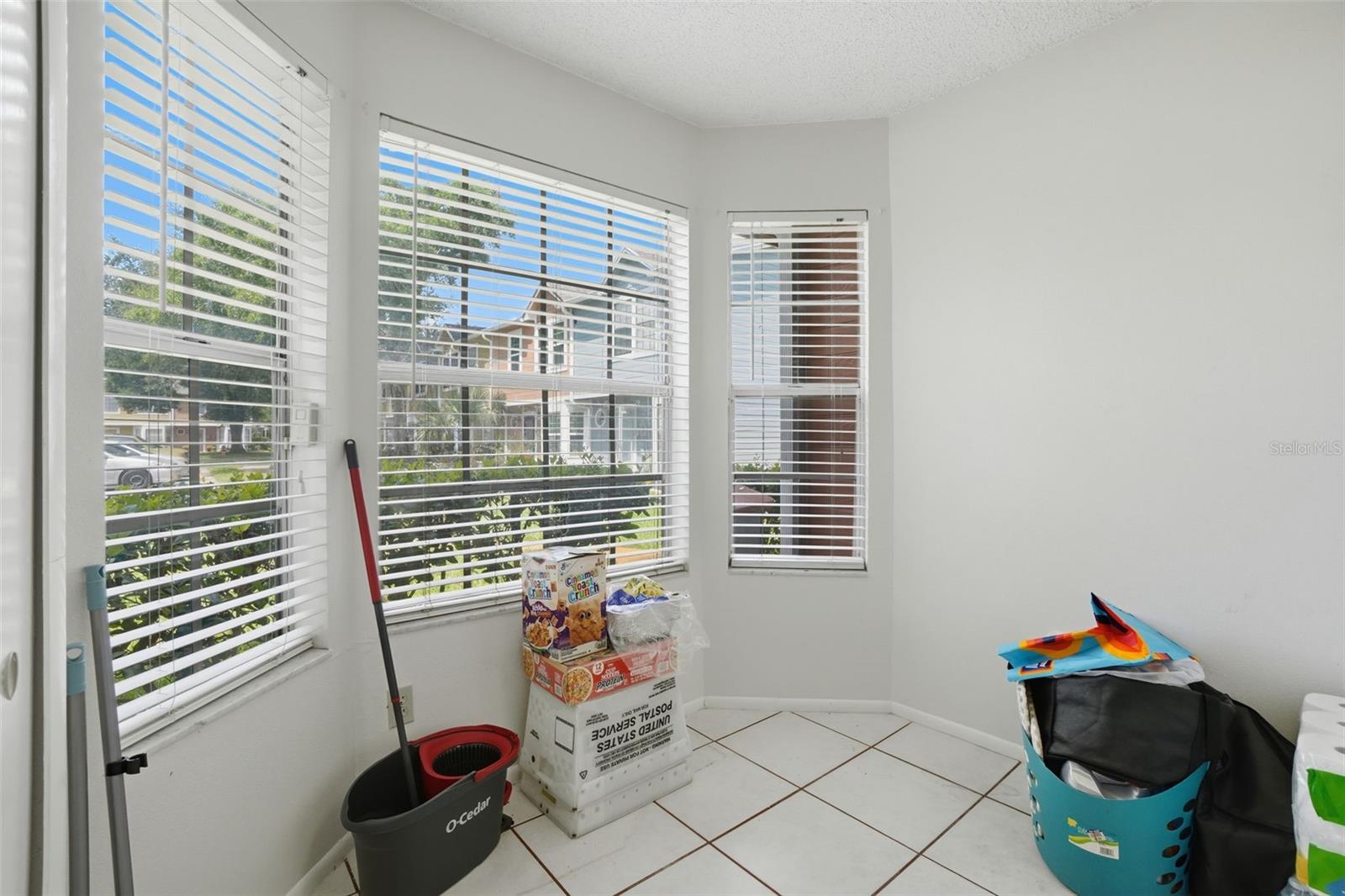 WHISPER LAKES - Residential