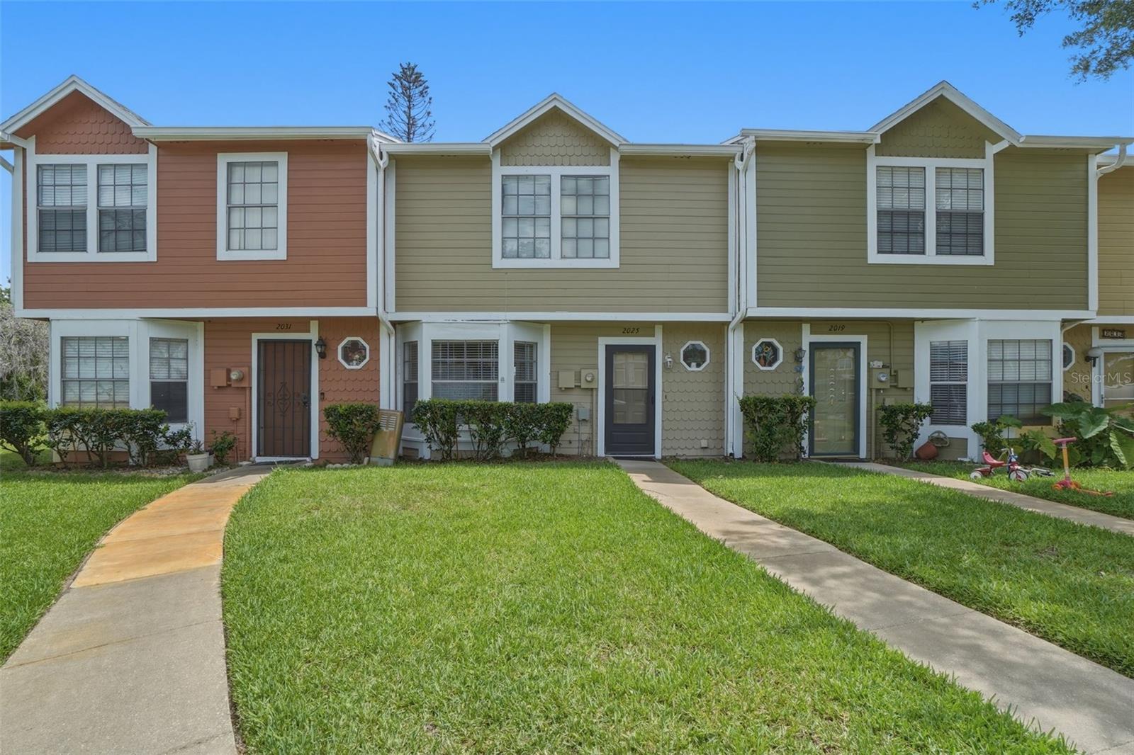 WHISPER LAKES - Residential