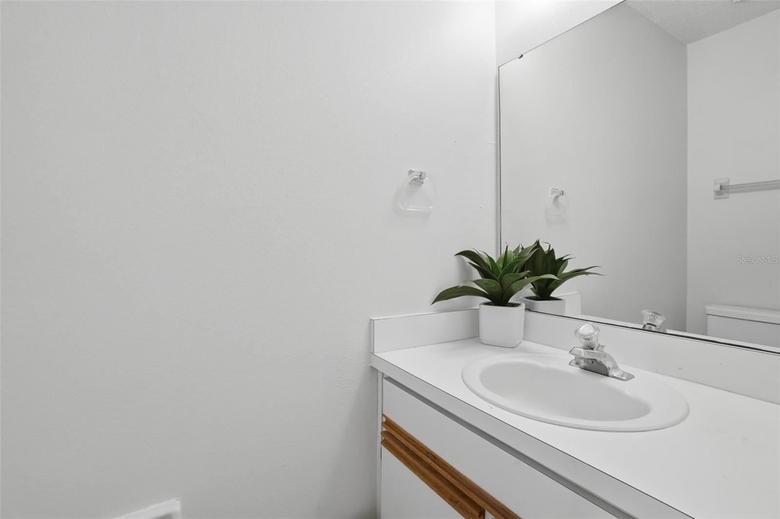 WHISPER LAKES - Residential