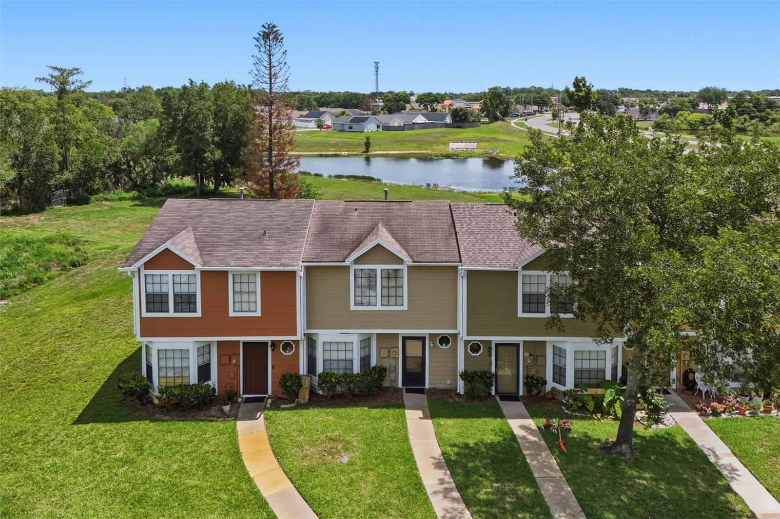 WHISPER LAKES - Residential