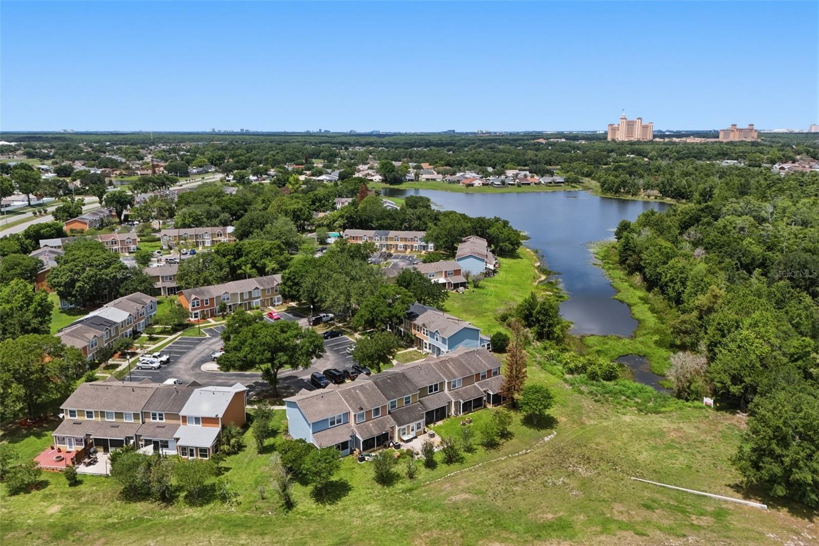 WHISPER LAKES - Residential